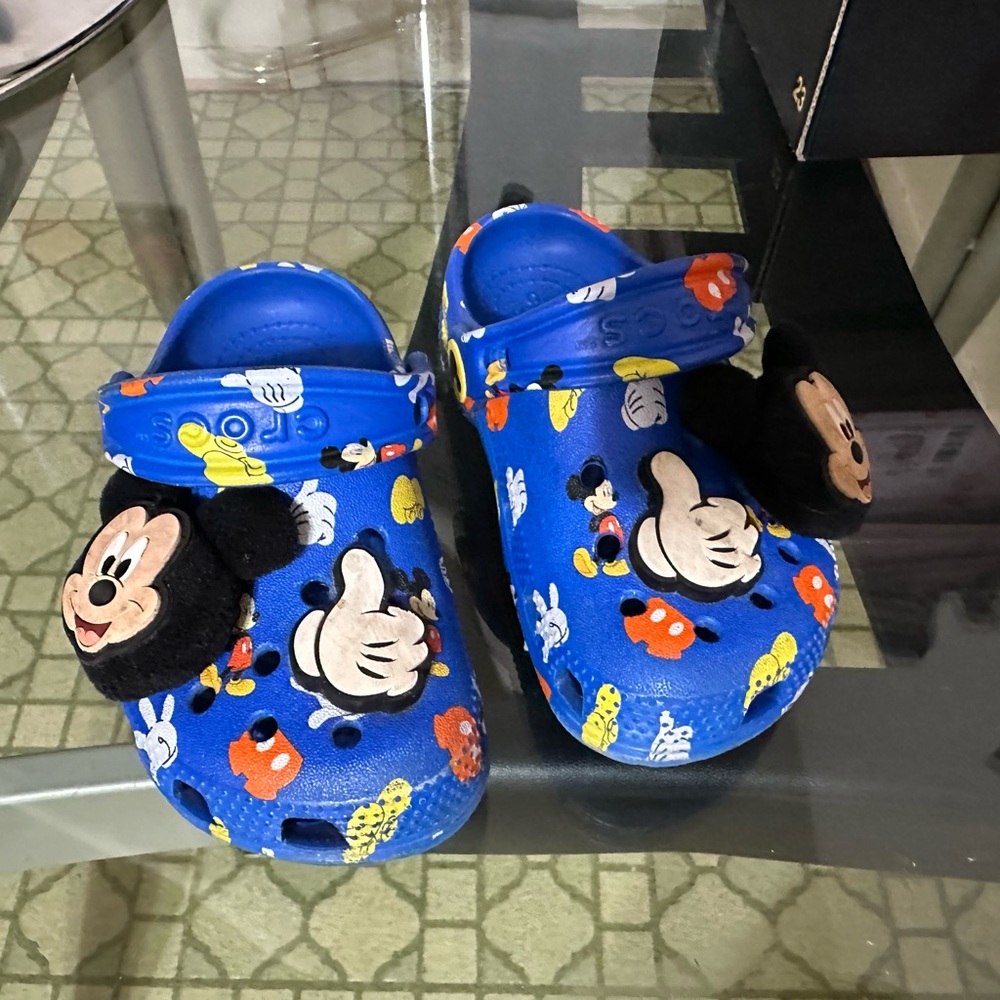 Crocs